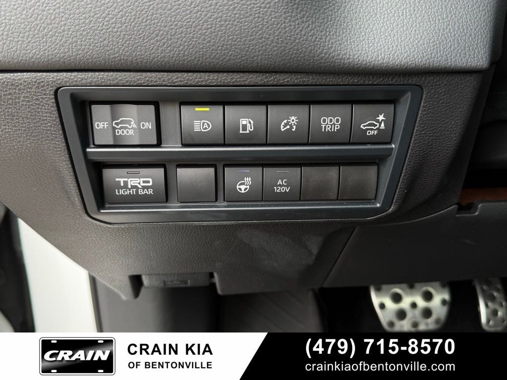 2025 Toyota Sequoia TRD Pro - 4WD / PANORAMIC SUNROOF / ONE OWNER