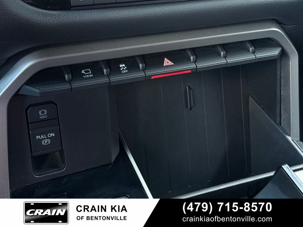 2025 Toyota Sequoia SR5 - 4WD / CLEAN CARFAX / ONE OWNER