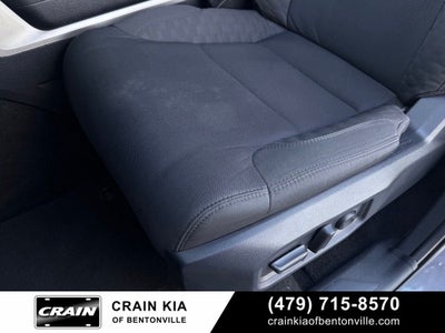 2025 Toyota Sequoia SR5 - 4WD / CLEAN CARFAX / ONE OWNER