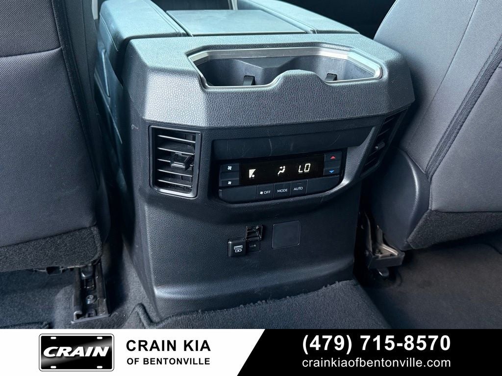 2025 Toyota Sequoia SR5 - 4WD / CLEAN CARFAX / ONE OWNER