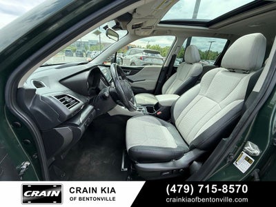 2023 Subaru Forester Premium - AWD / PANORAMIC SUNROOF / ONE OWNER