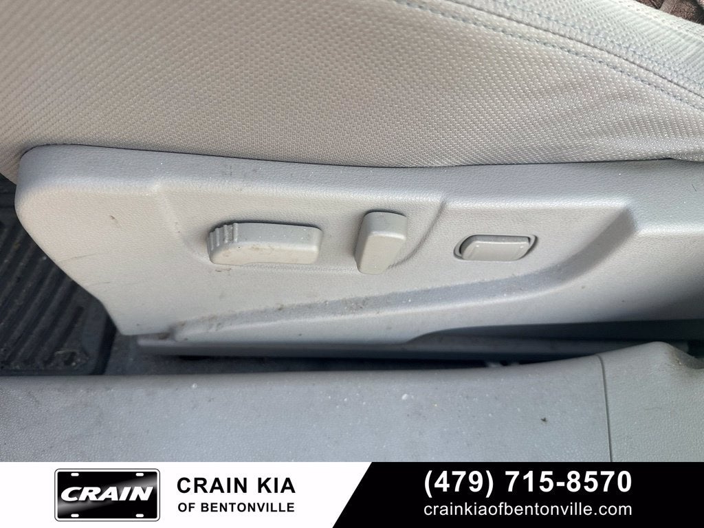 2012 Nissan Rogue SV | CARFAX ONE OWNER!