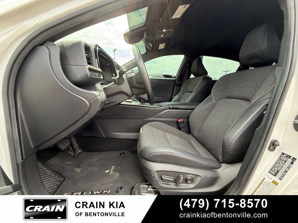 2023 Toyota Crown XLE - AWD / CLEAN CARFAX