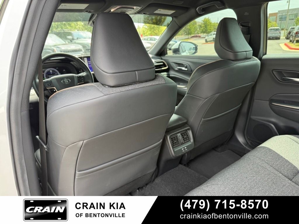 2023 Toyota Crown XLE - AWD / CLEAN CARFAX