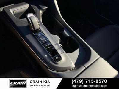 2023 Toyota Crown Limited - AWD / PANORAMIC SUNROOF