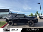 2017 Toyota 4Runner SR5 - 4WD / LIFTED!
