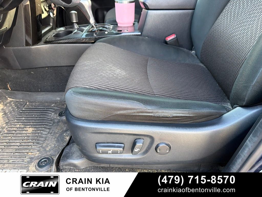 2019 Toyota 4Runner TRD Off-Road - 4WD / CLEAN CARFAX / ONE OWNER