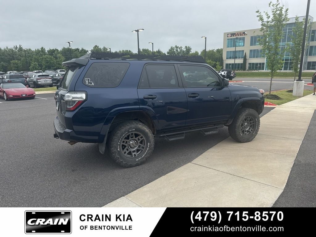 2020 Toyota 4Runner Venture - 4WD / LIFTED! / CLEAN CARFAX / ONE OWNER