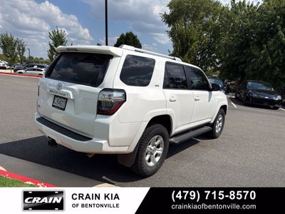 2018 Toyota 4Runner SR5 - 4WD / CLEAN CARFAX