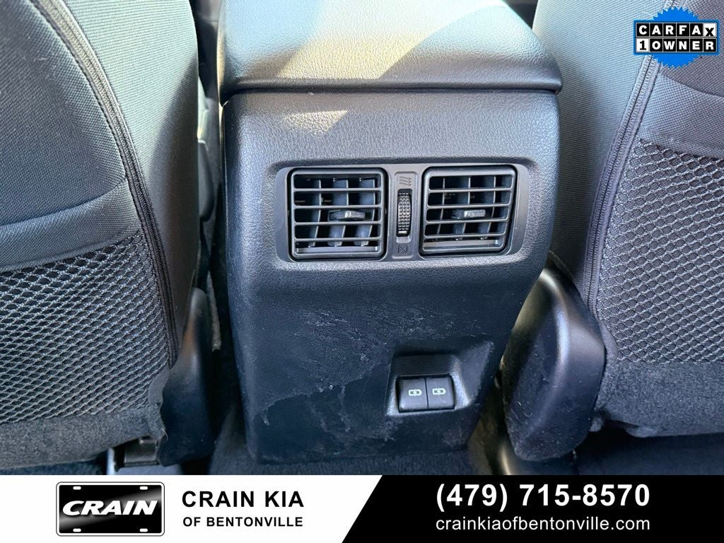 2024 Toyota 4Runner SR5 - 4WD / CLEAN CARFAX / ONE OWNER