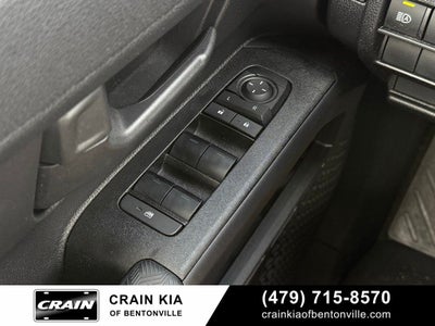 2025 Toyota 4Runner SR5 - 4WD / CLEAN CARFAX / ONE OWNER