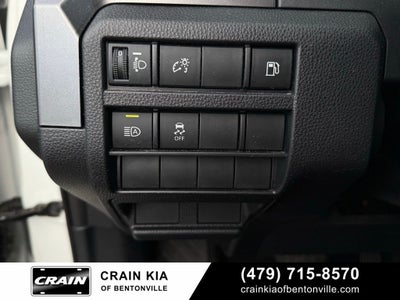 2025 Toyota 4Runner SR5 - 4WD / CLEAN CARFAX / ONE OWNER