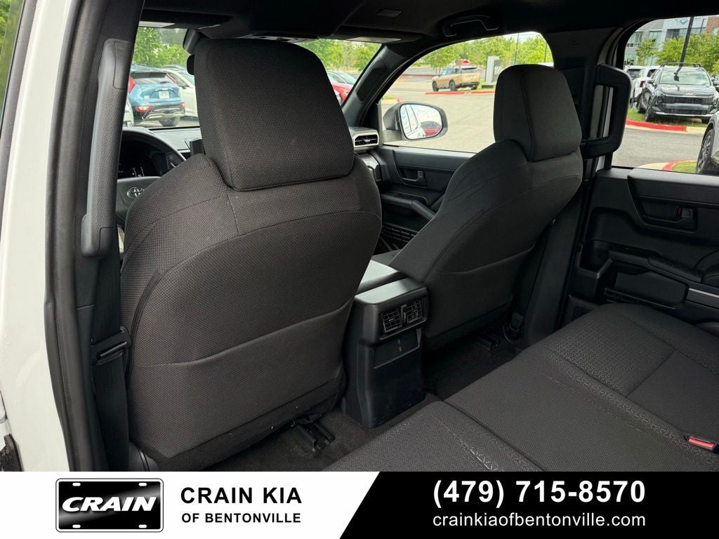 2025 Toyota 4Runner SR5 - 4WD / CLEAN CARFAX / ONE OWNER
