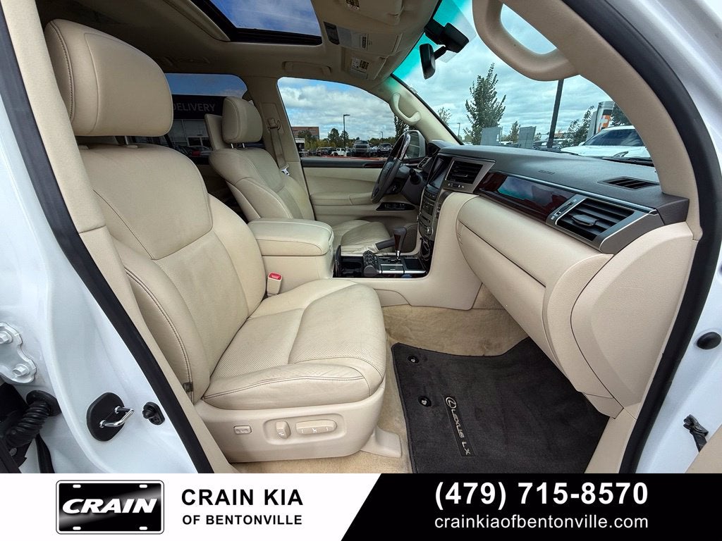 2013 Lexus LX 570 - 4WD / SUNROOF / CLEAN CARFAX