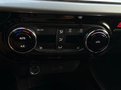 2025 Chevrolet Trax LT - CLEAN CARFAX / ONE OWNER