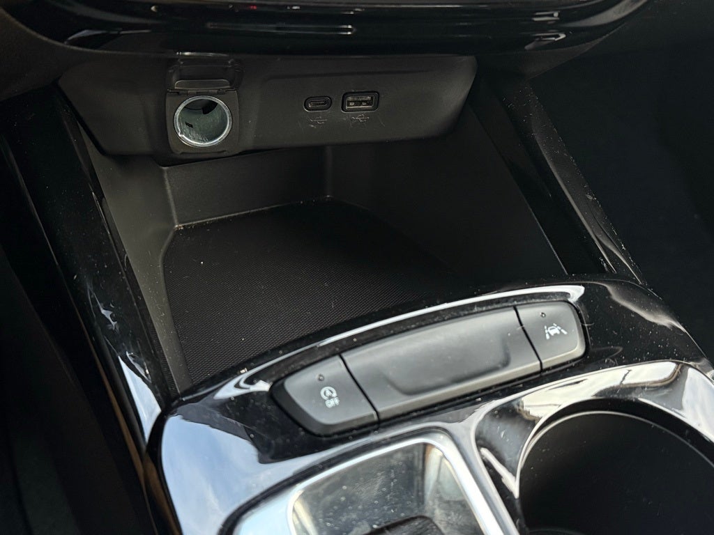 2025 Chevrolet Trax LT - CLEAN CARFAX / ONE OWNER