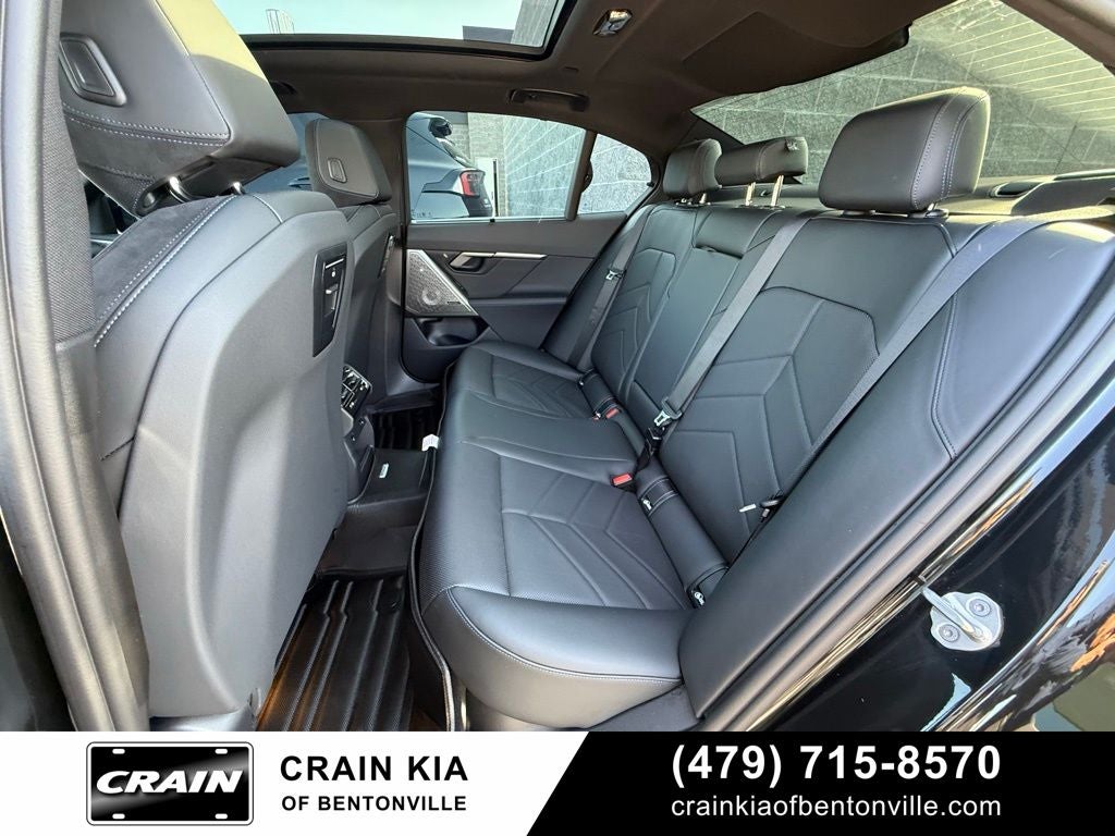 2024 BMW i5 M60 - AWD / PANORAMIC SUNROOF / CLEAN CARFAX