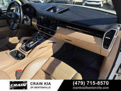 2019 Porsche Cayenne Base - AWD / PANORAMIC SUNROOF / CLEAN CARFAX