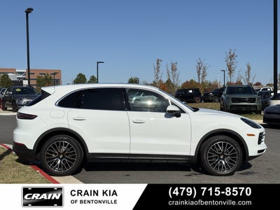 2019 Porsche Cayenne Base - AWD / PANORAMIC SUNROOF / CLEAN CARFAX