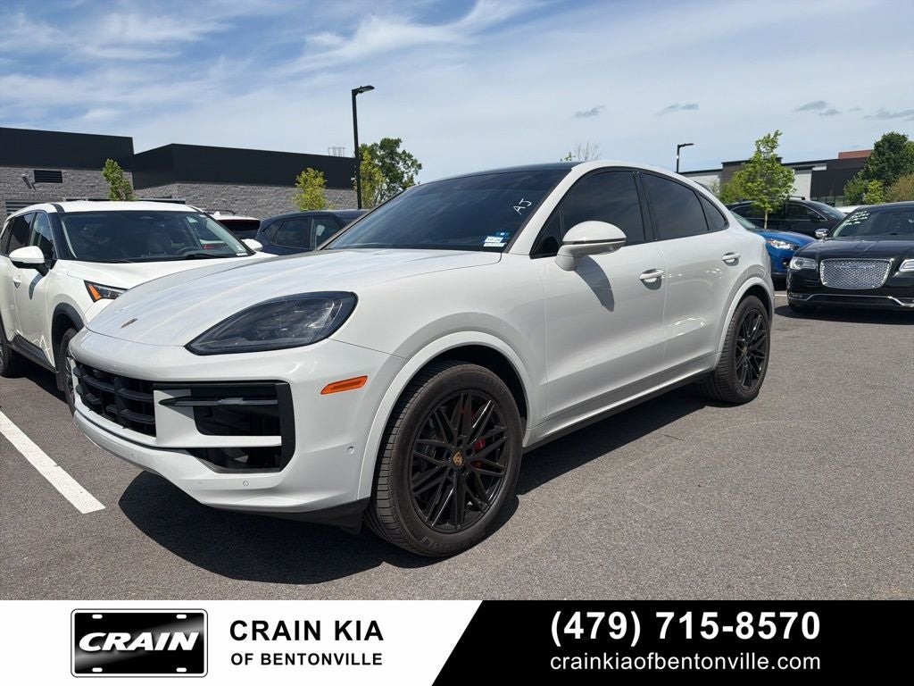 2024 Porsche Cayenne Coupe S - AWD / PANORAMIC SUNROOF / ONE OWNER