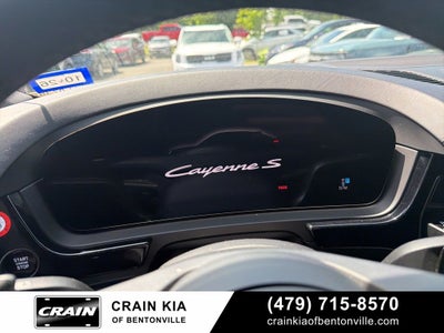 2024 Porsche Cayenne Coupe S - AWD / PANORAMIC SUNROOF / ONE OWNER
