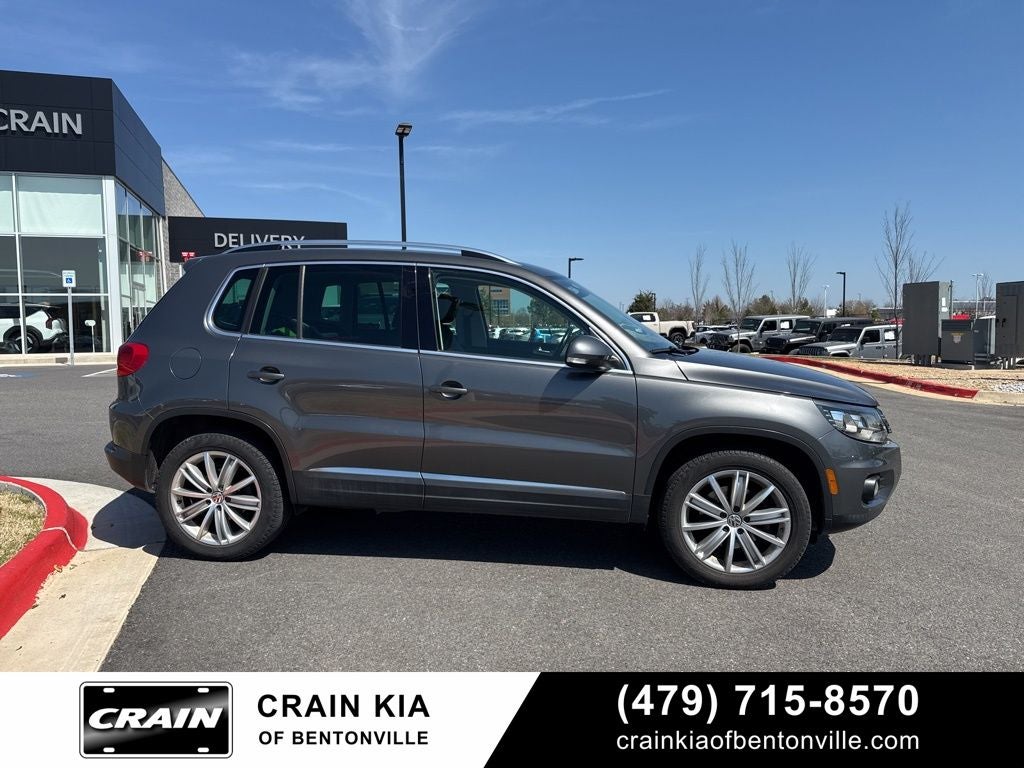2016 Volkswagen Tiguan SE 4Motion - AWD / SUNROOF / CLEAN CARFAX