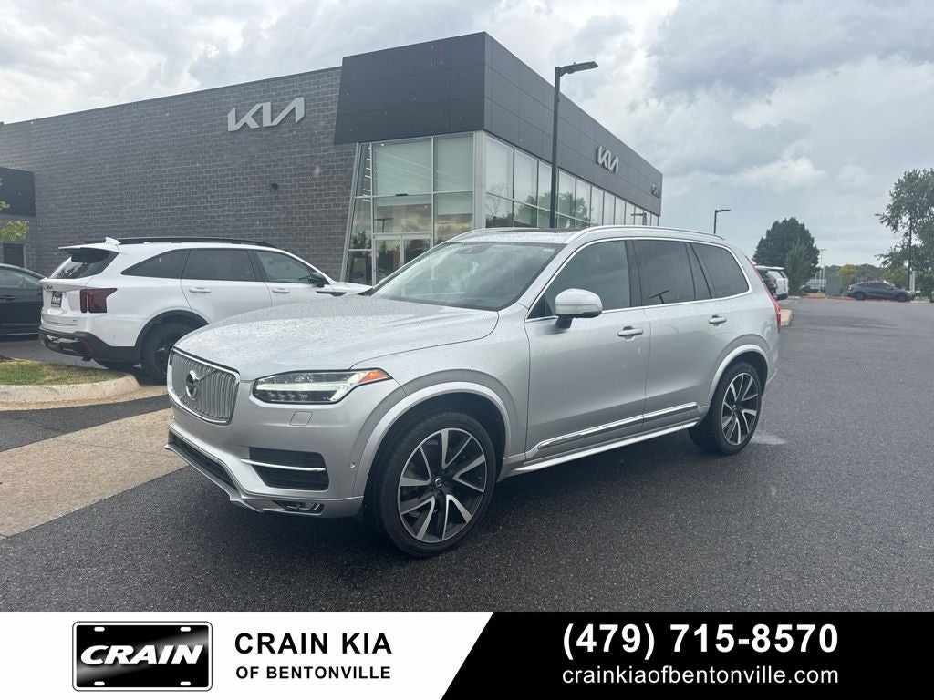 2019 Volvo XC90 T6 Inscription - AWD / PANORAMIC SUNROOF / CLEAN CARFAX