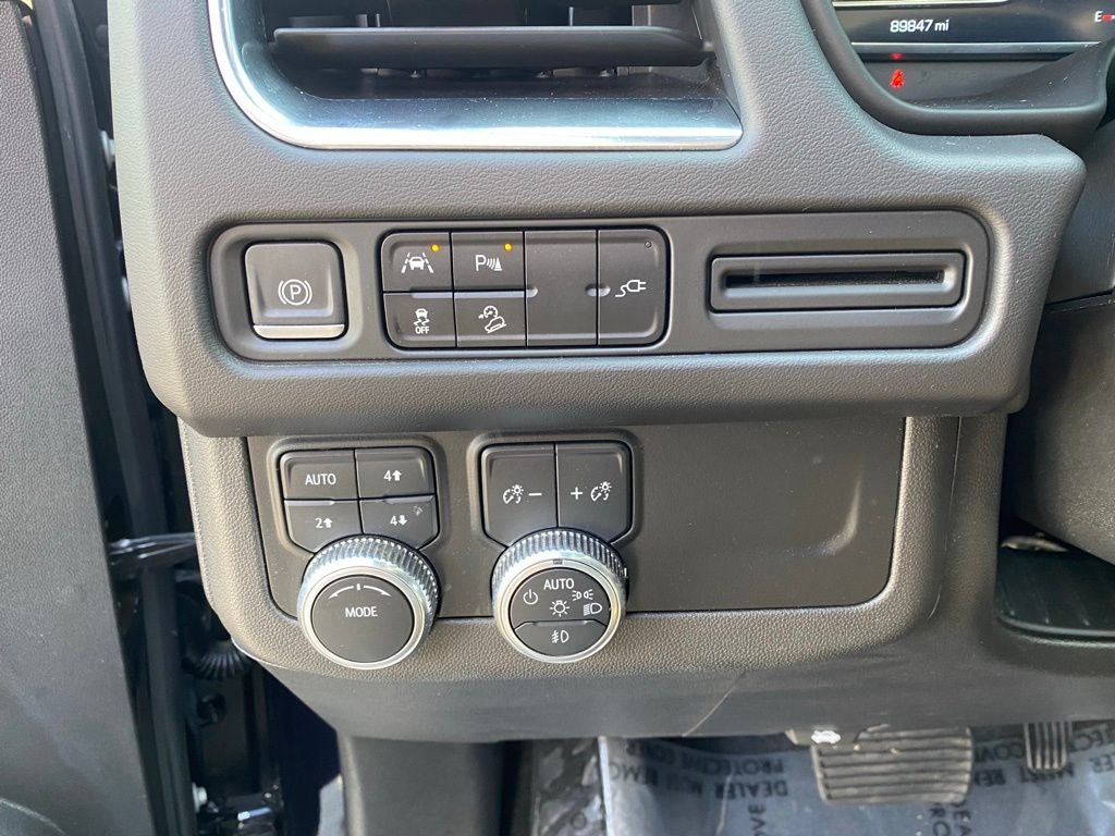 2022 GMC Yukon XL AT4 4X4 / ONE OWNER