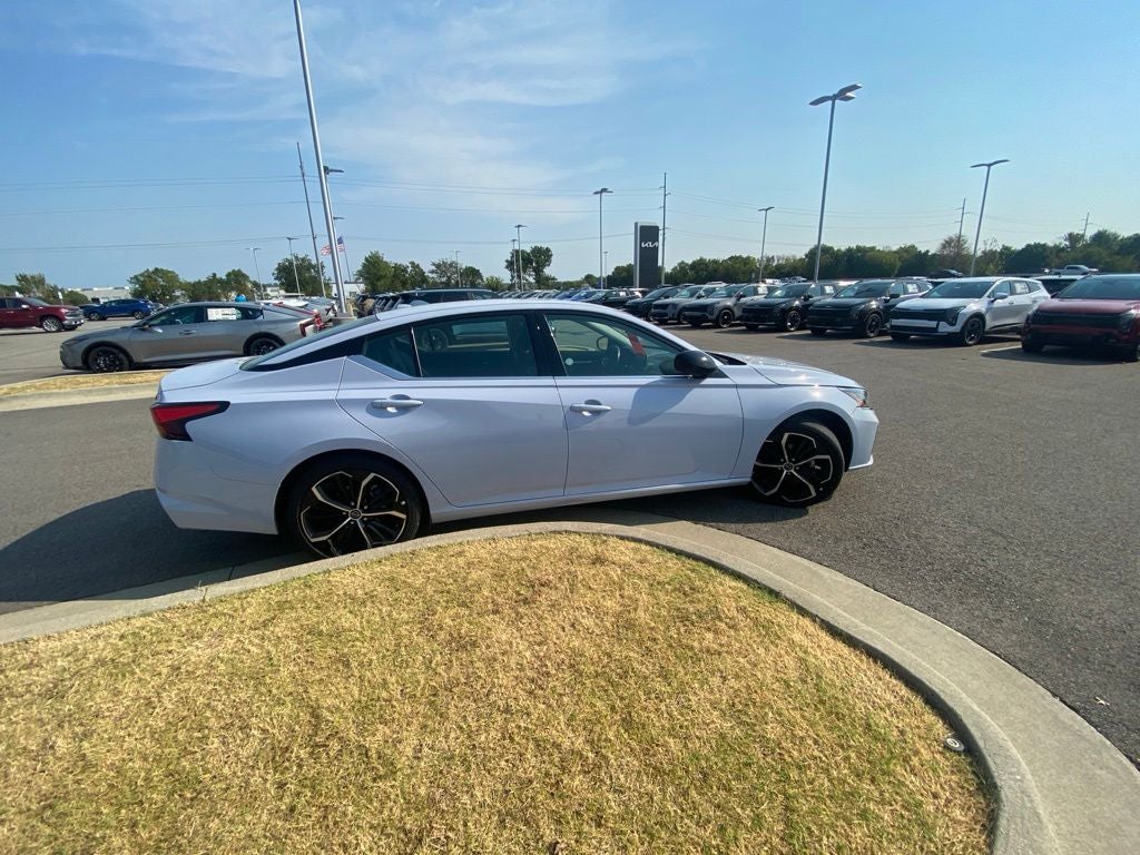 2025 Nissan Altima 2.5 SR