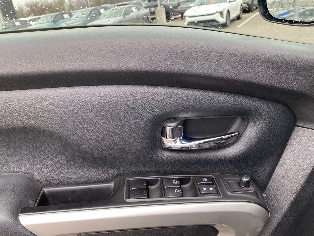 2018 Nissan Titan SV 4X4 / NAV / HEATED SEATS