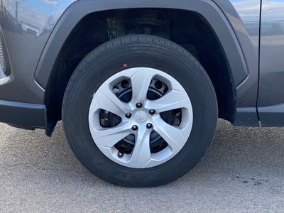 2024 Toyota RAV4 LE ONE OWNER / AWD