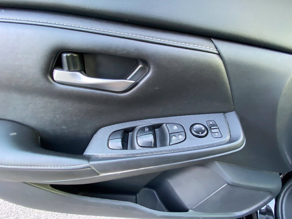 2025 Nissan Sentra SV ONE OWNER / KEYLESS ENTRY / BLIND SPOT