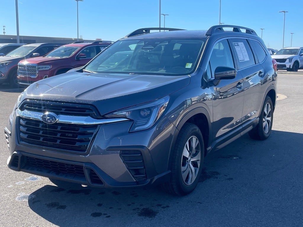 2023 Subaru Ascent Premium AWD / HEATED SEATS