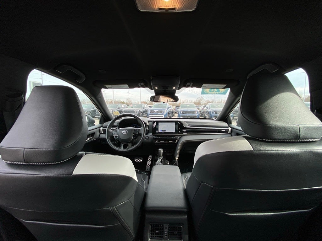 2025 Toyota Camry SE LEATHER / POWER SEAT