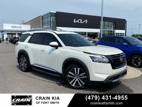 2024 Nissan Pathfinder Platinum 4X4 / HEATED AND COOLED SEATS / LOADED