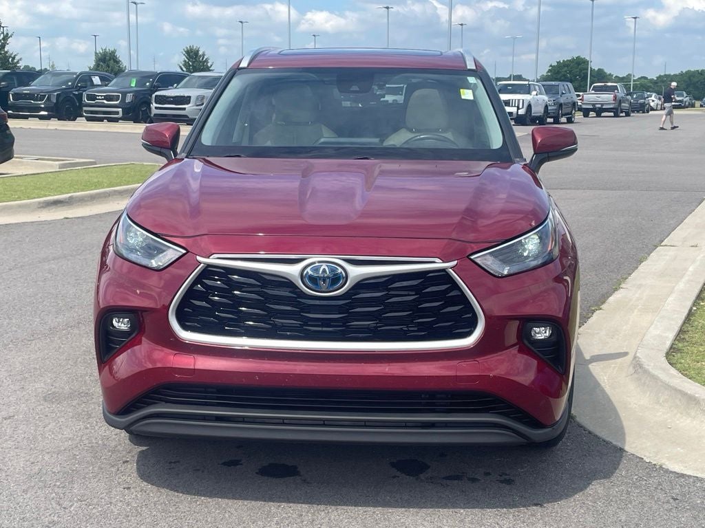 2023 Toyota Highlander Hybrid XLE HEATED SEATS / ONE OWNER / CLEAN CARFAX