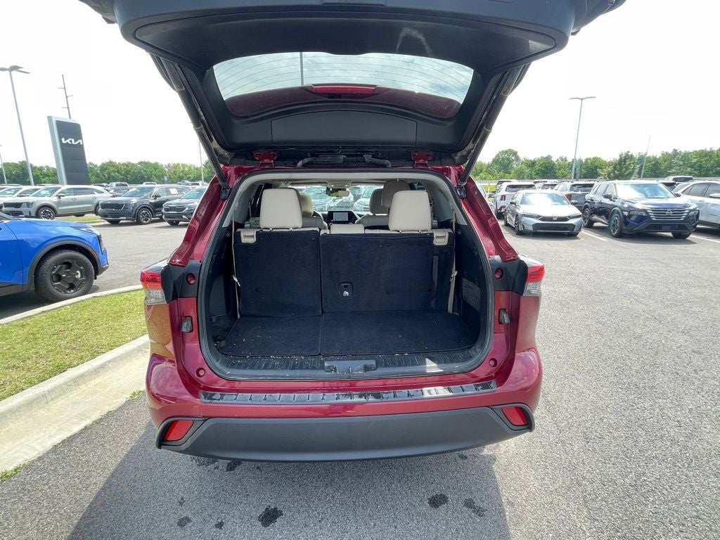 2023 Toyota Highlander Hybrid XLE HEATED SEATS / ONE OWNER / CLEAN CARFAX