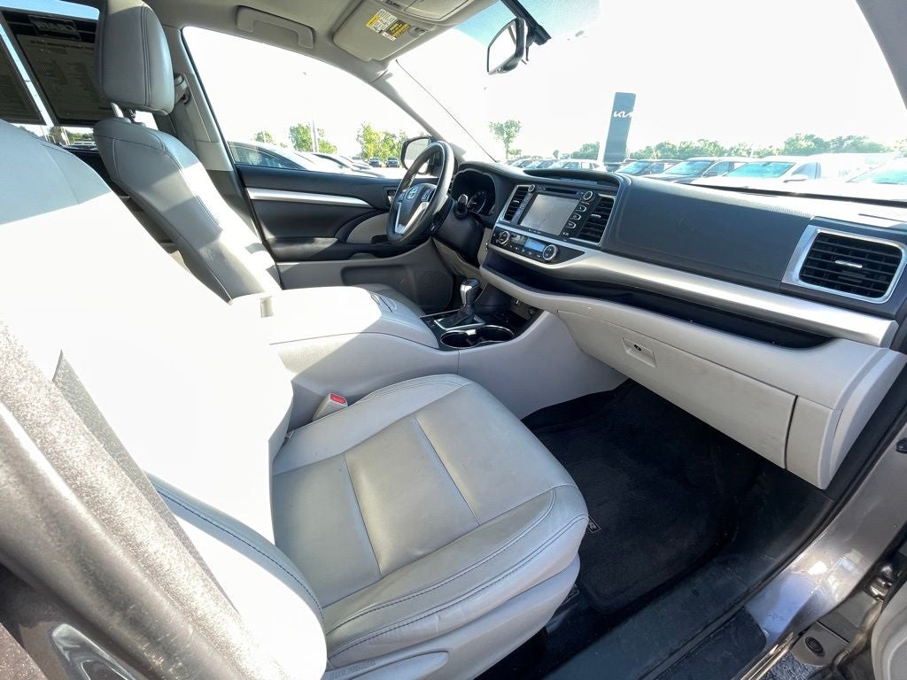 2016 Toyota Highlander XLE V6