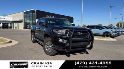 2017 Toyota Tacoma SR5 / 4X4 / ONE OWNER V6