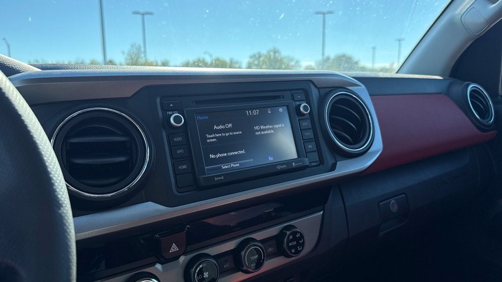 2017 Toyota Tacoma SR5 / 4X4 / ONE OWNER V6