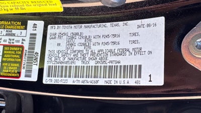 2017 Toyota Tacoma SR5 / 4X4 / ONE OWNER V6