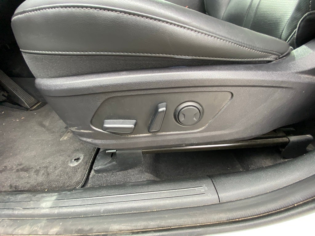 2024 Kia Sorento S AWD / LEATHER / NAV