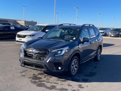 2024 Subaru Forester Premium MOONROOF / HEATED SEATS / AWD