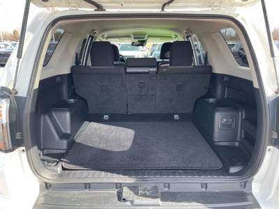 2023 Toyota 4Runner SR5 4X4 / ONE OWNER