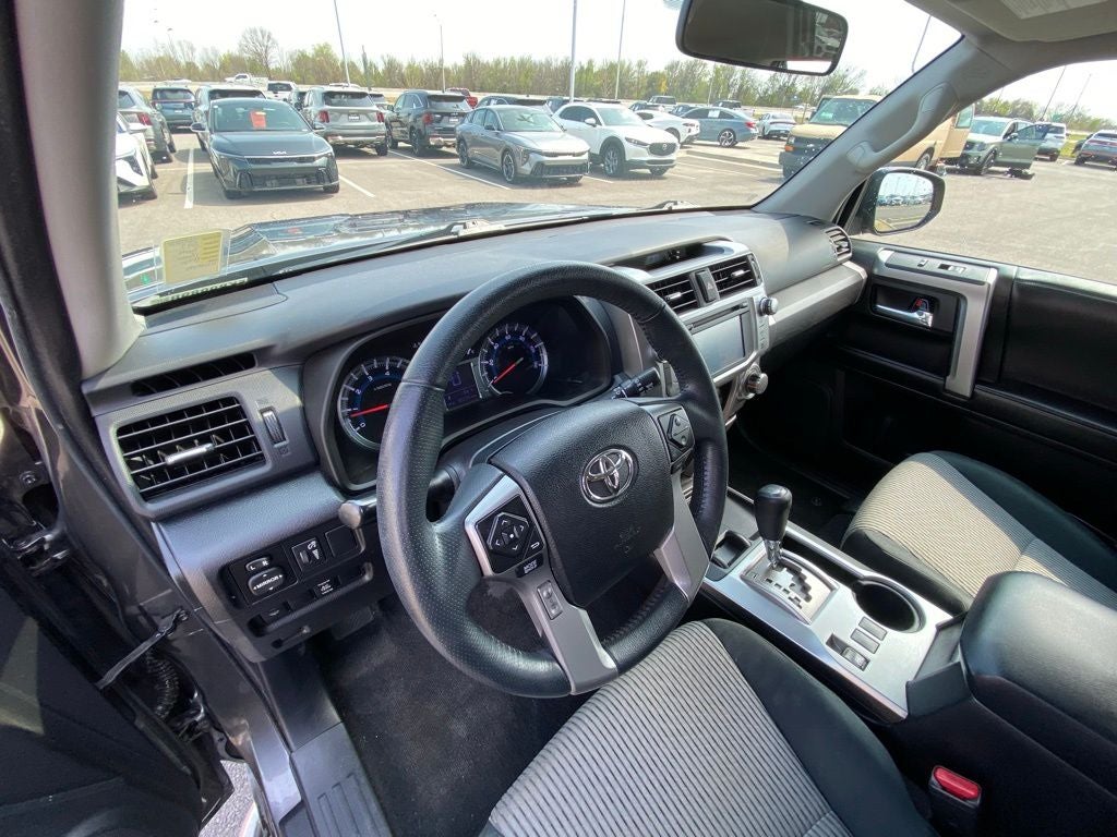 2017 Toyota 4Runner SR5 NAV / POWER DRIVERS SEAT