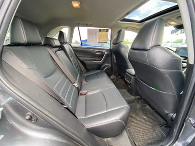 2021 Toyota RAV4 XLE Premium CLEAN CARFAX / ONE OWNER / MOONROOF