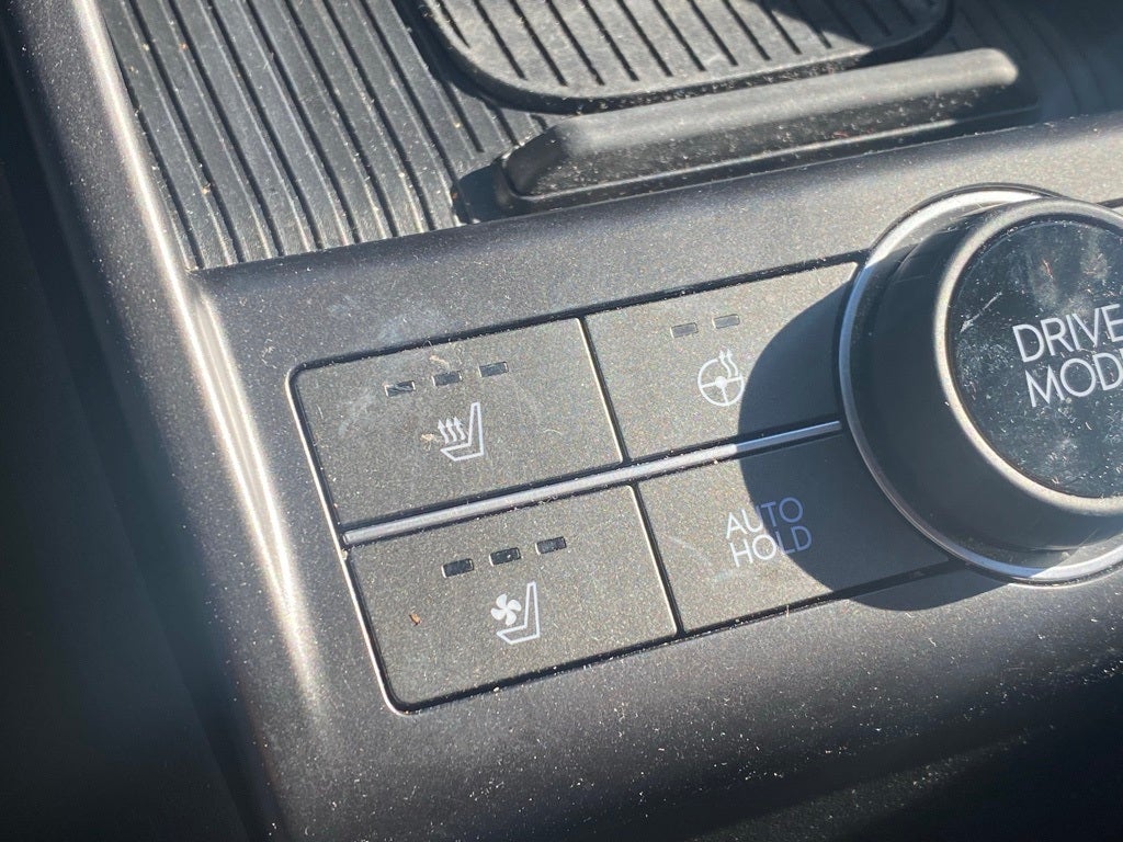 2025 Hyundai Kona Limited MOONROOF / HEATED SEATS / NAV