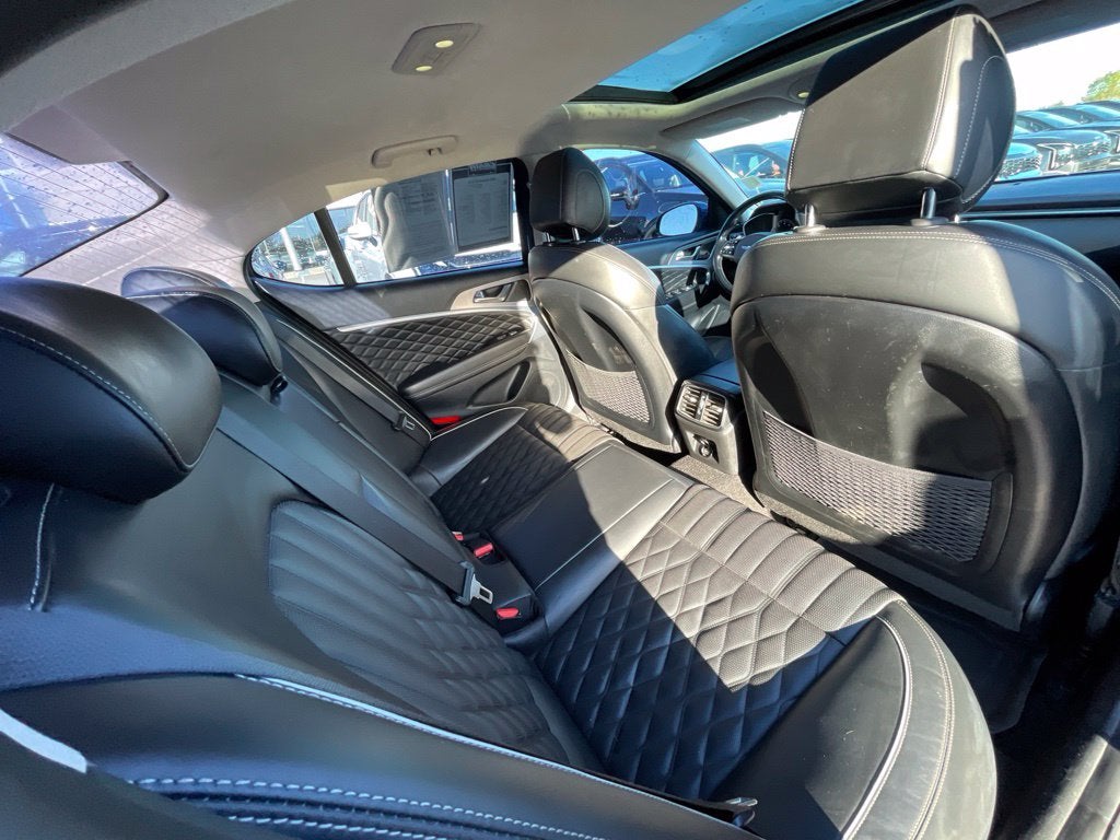 2020 Genesis G70 3.3T MOONROOF / HEATED SEATS / NAV / PRESTIGE PACKAGE