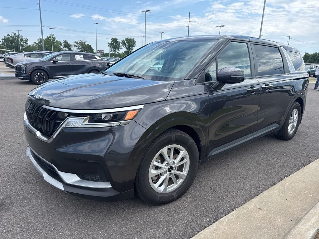 2024 Kia Carnival LX
