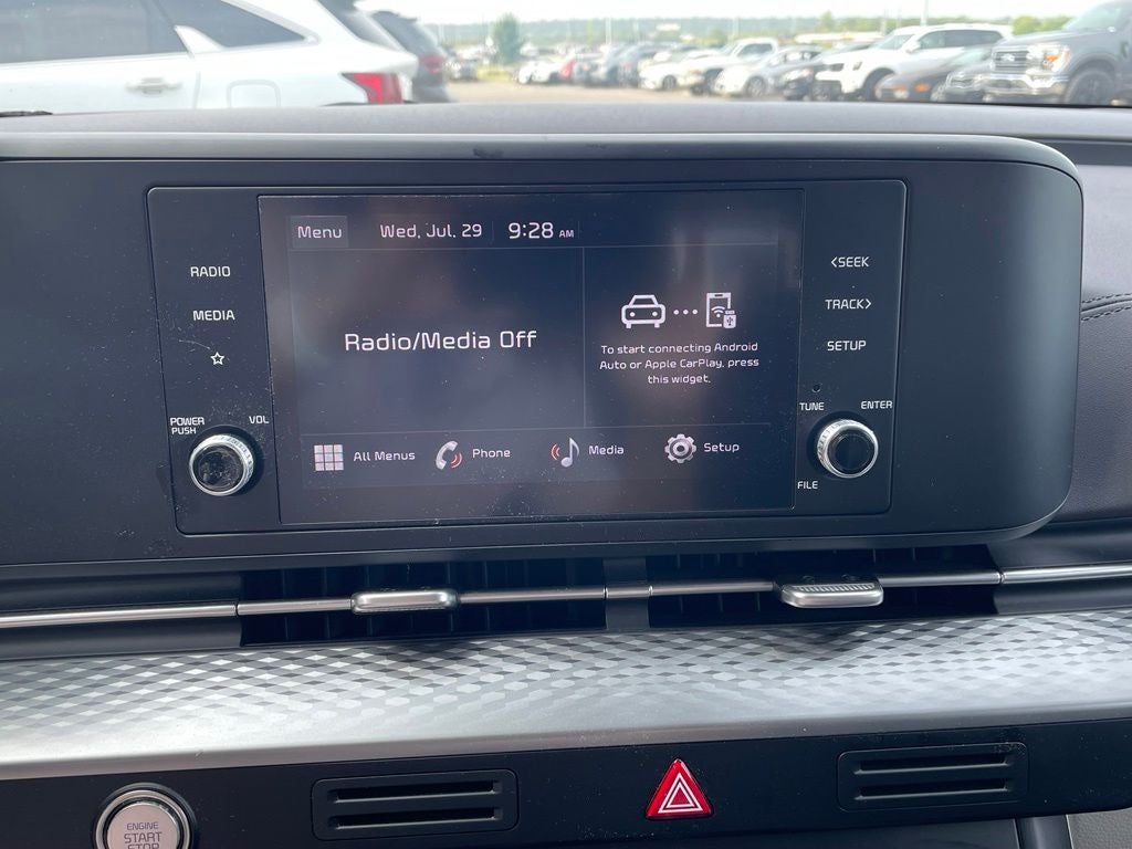 2024 Kia Carnival LX
